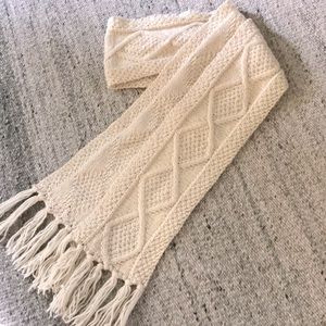 John Molloy White 100% virgin wool scarf